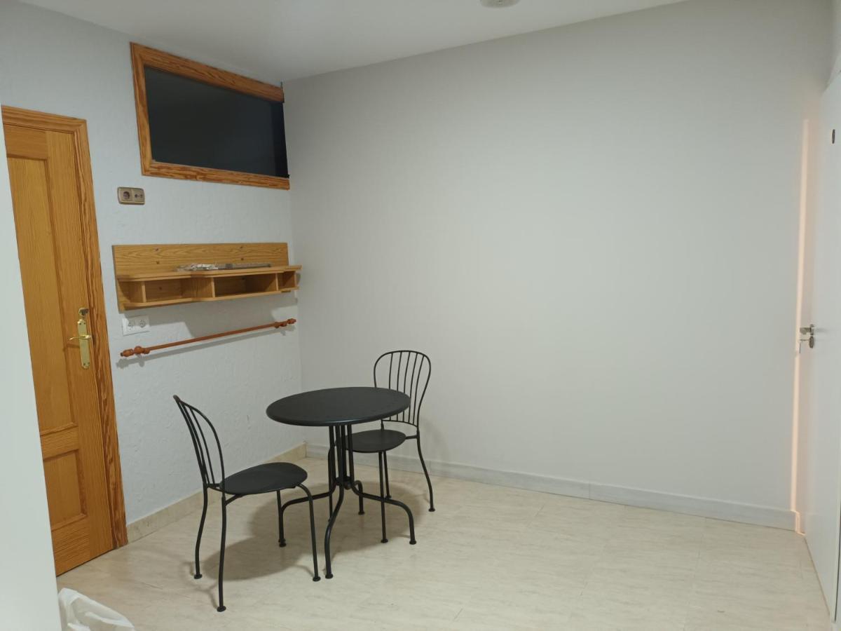 Hostal Cerro Del Castillo Хумиля Екстериор снимка