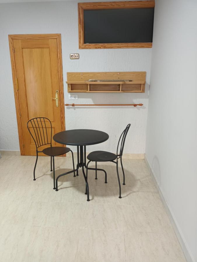Hostal Cerro Del Castillo Хумиля Екстериор снимка
